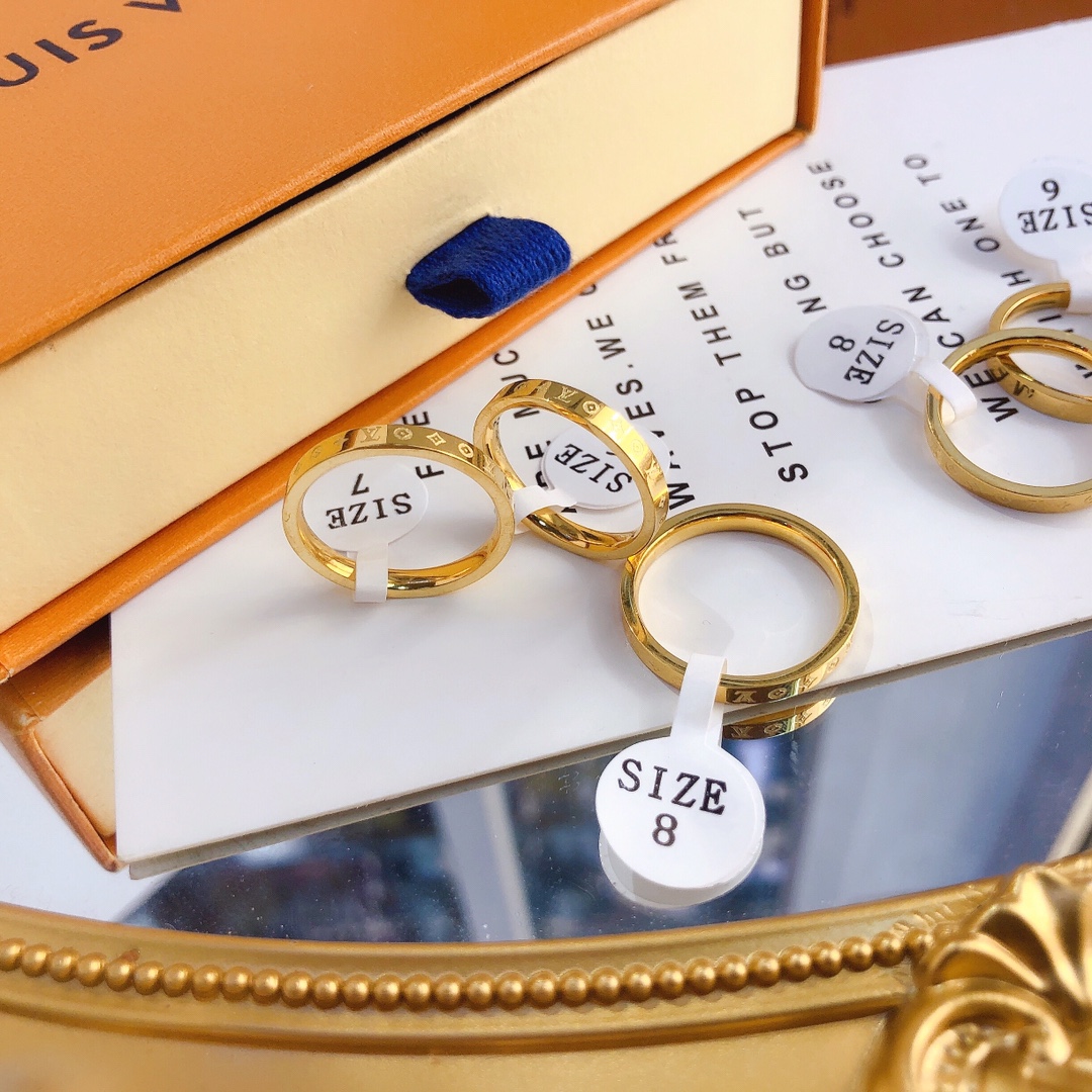 Designer J033 Ring