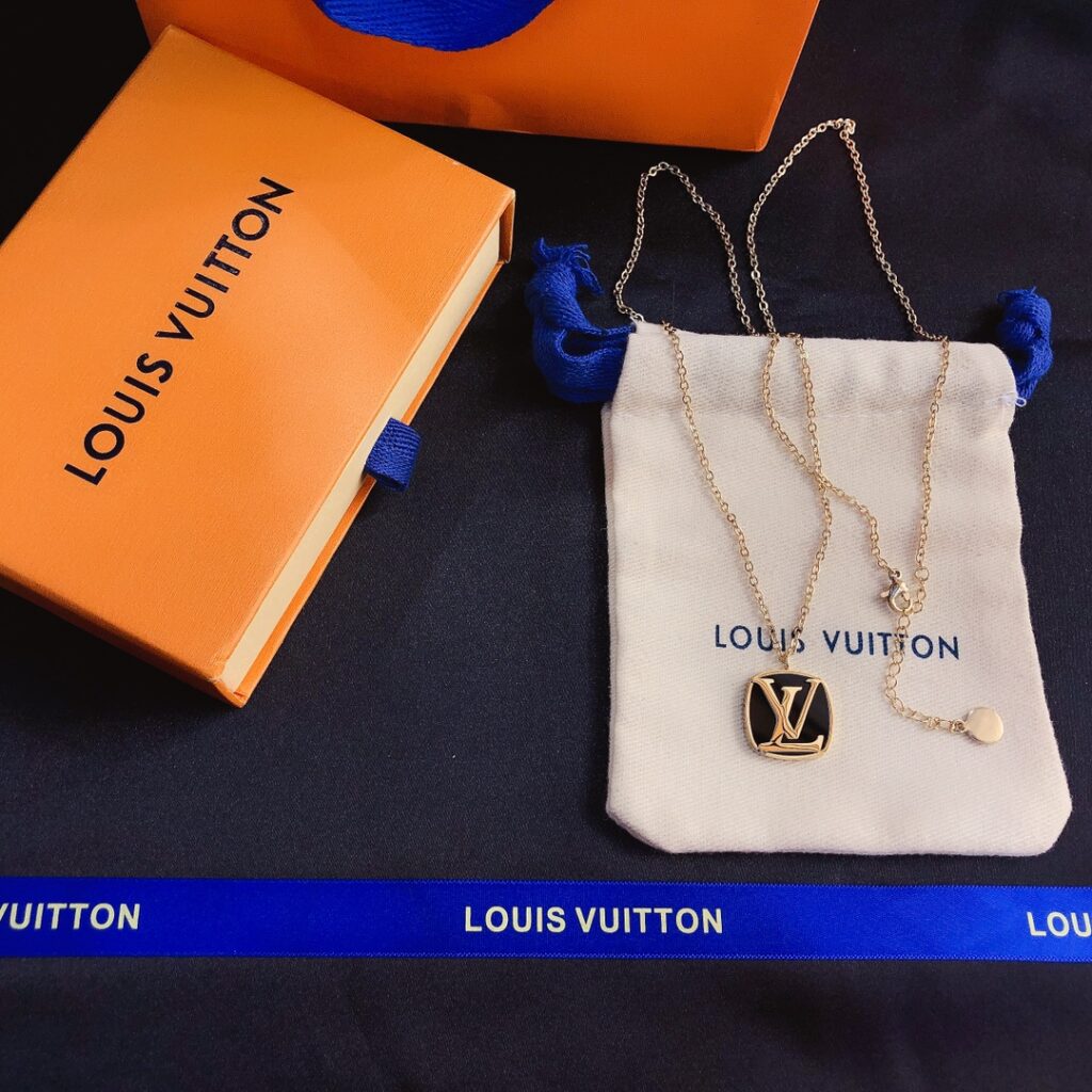 Designer Necklace editorial product context 1