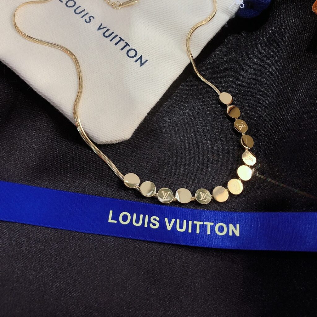 Designer Necklace editorial product context 1