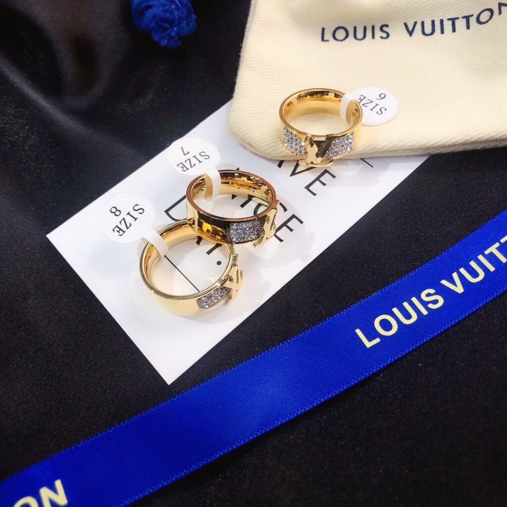 Designer J036 Ring editorial product context 1