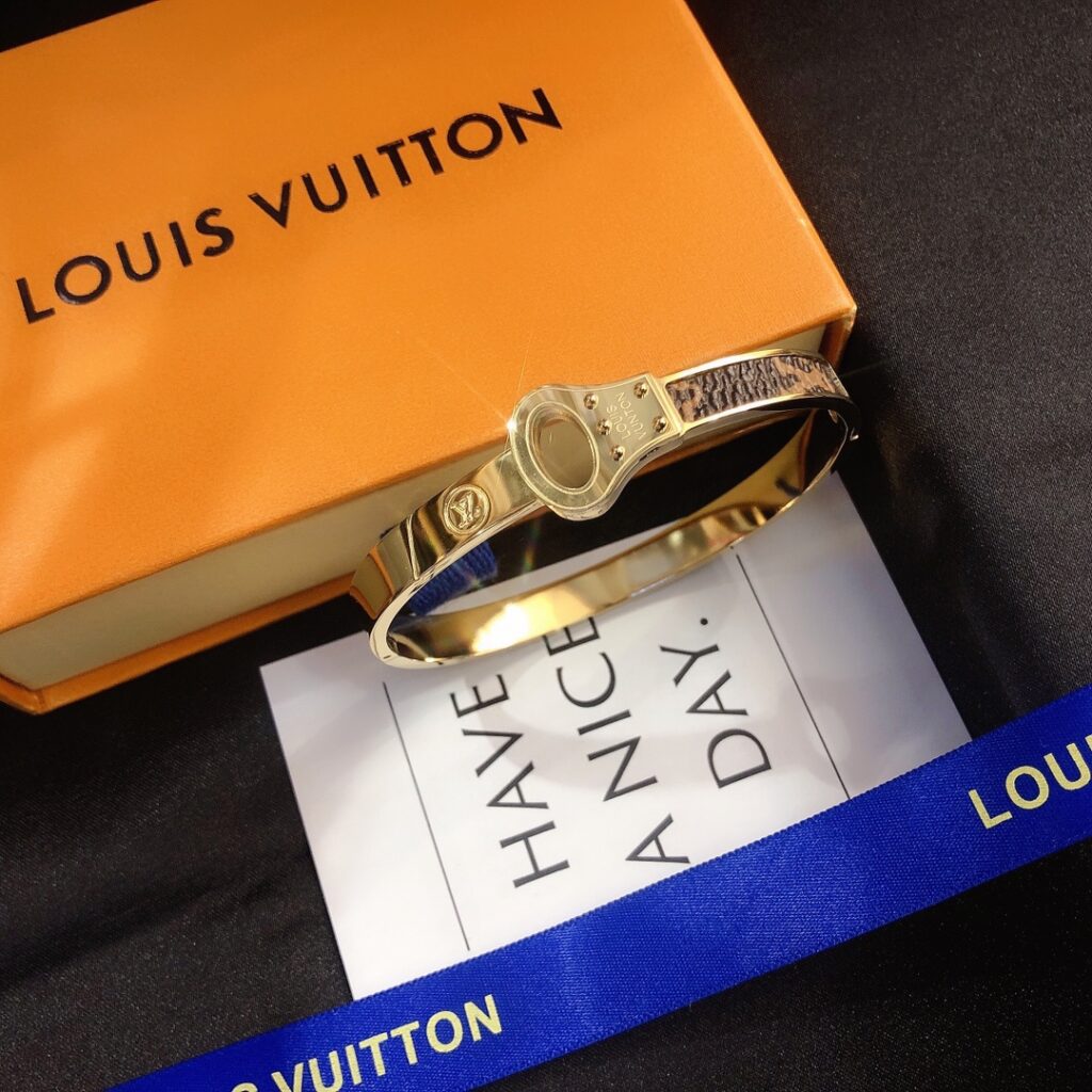 Designer S140 Bracelet editorial product context 1