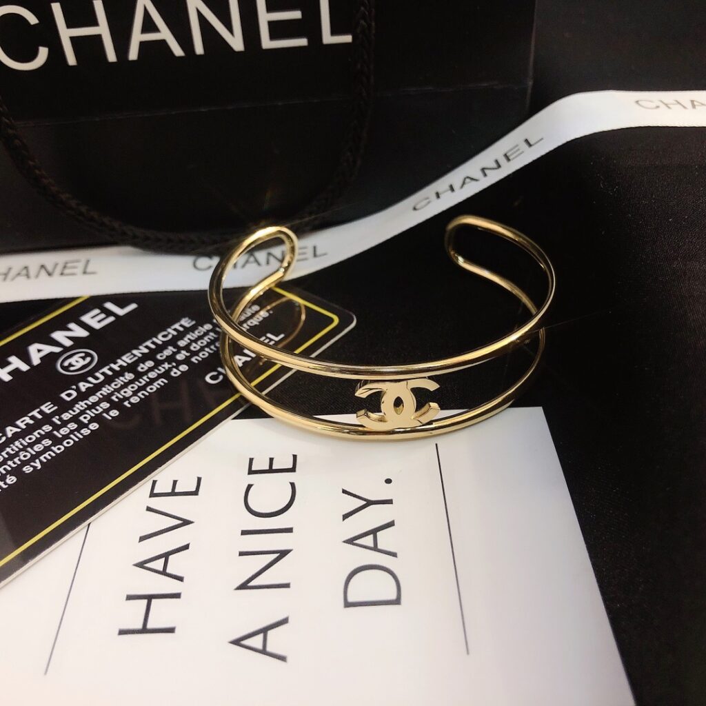 Designer S142 Bracelet editorial product context 3