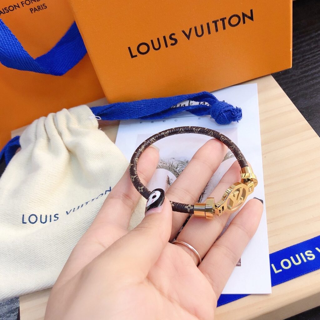 Designer S146 Bracelet editorial product context 1