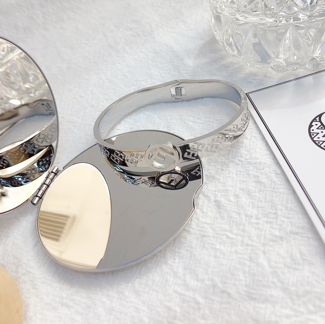 Luxury S160 Bracelet