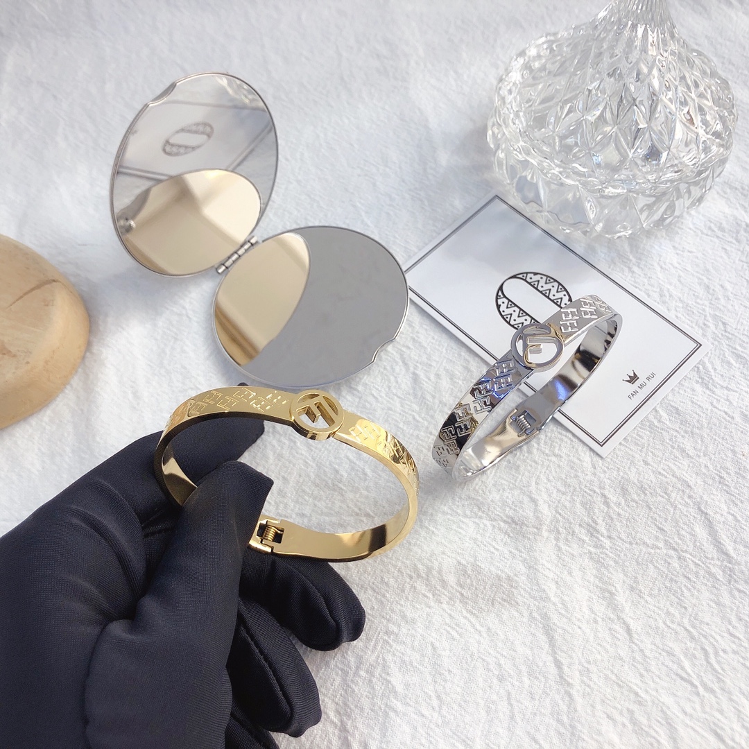 Luxury S160 Bracelet
