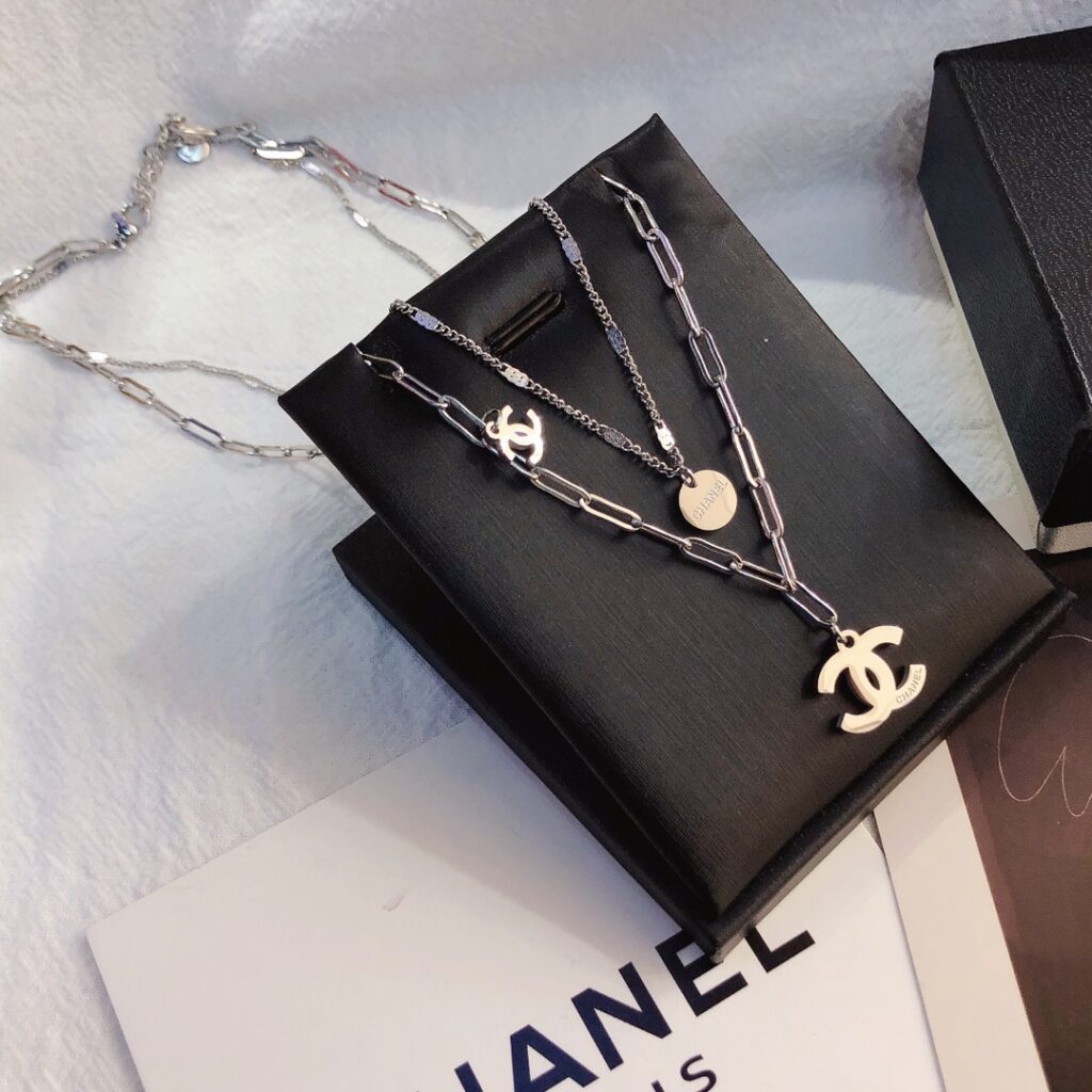 Designer Necklace editorial product context 1