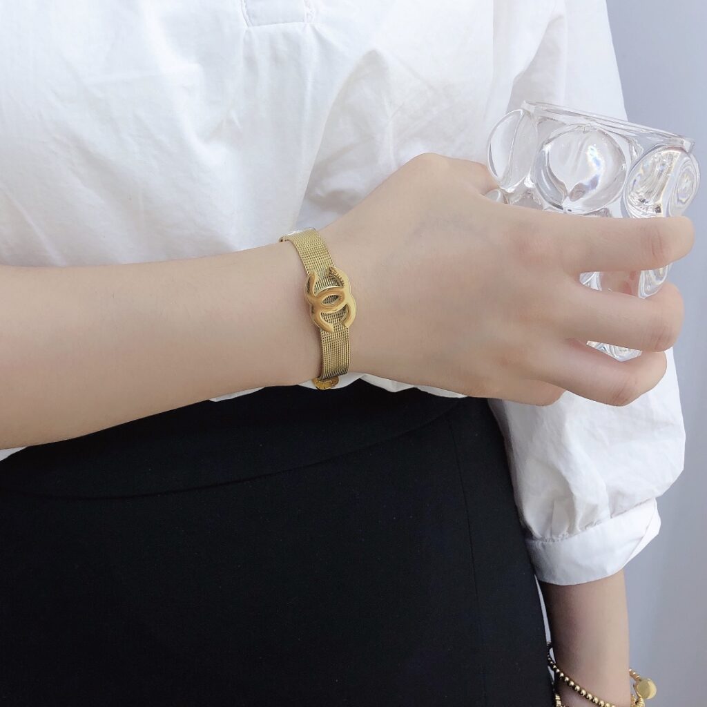 Designer S165 Ring editorial product context 2