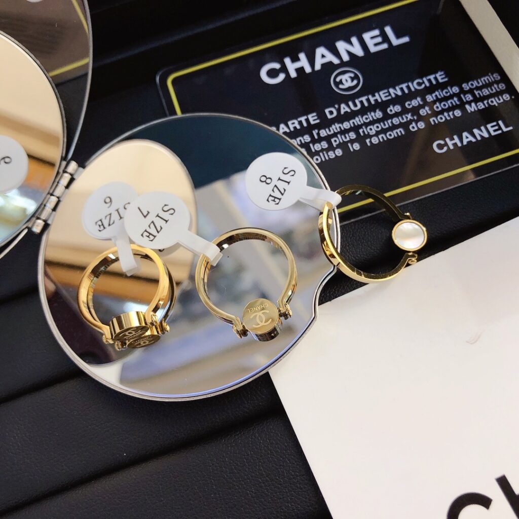 Designer J040 Ring editorial product context 3