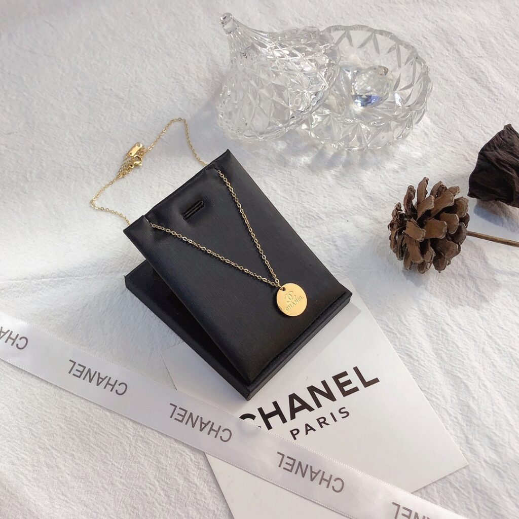 Designer Necklace editorial product context 1