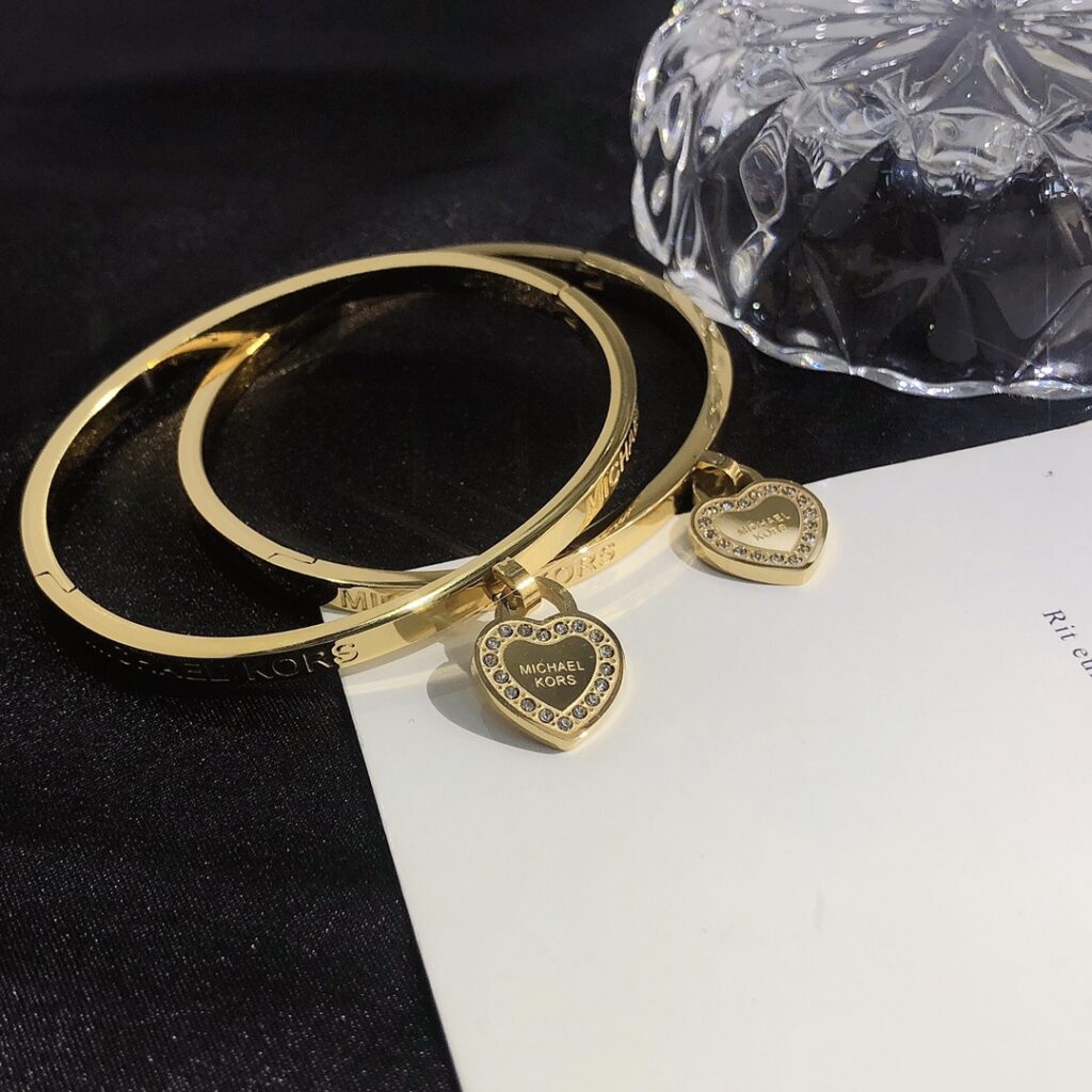 Designer S169 Ring editorial product context 2