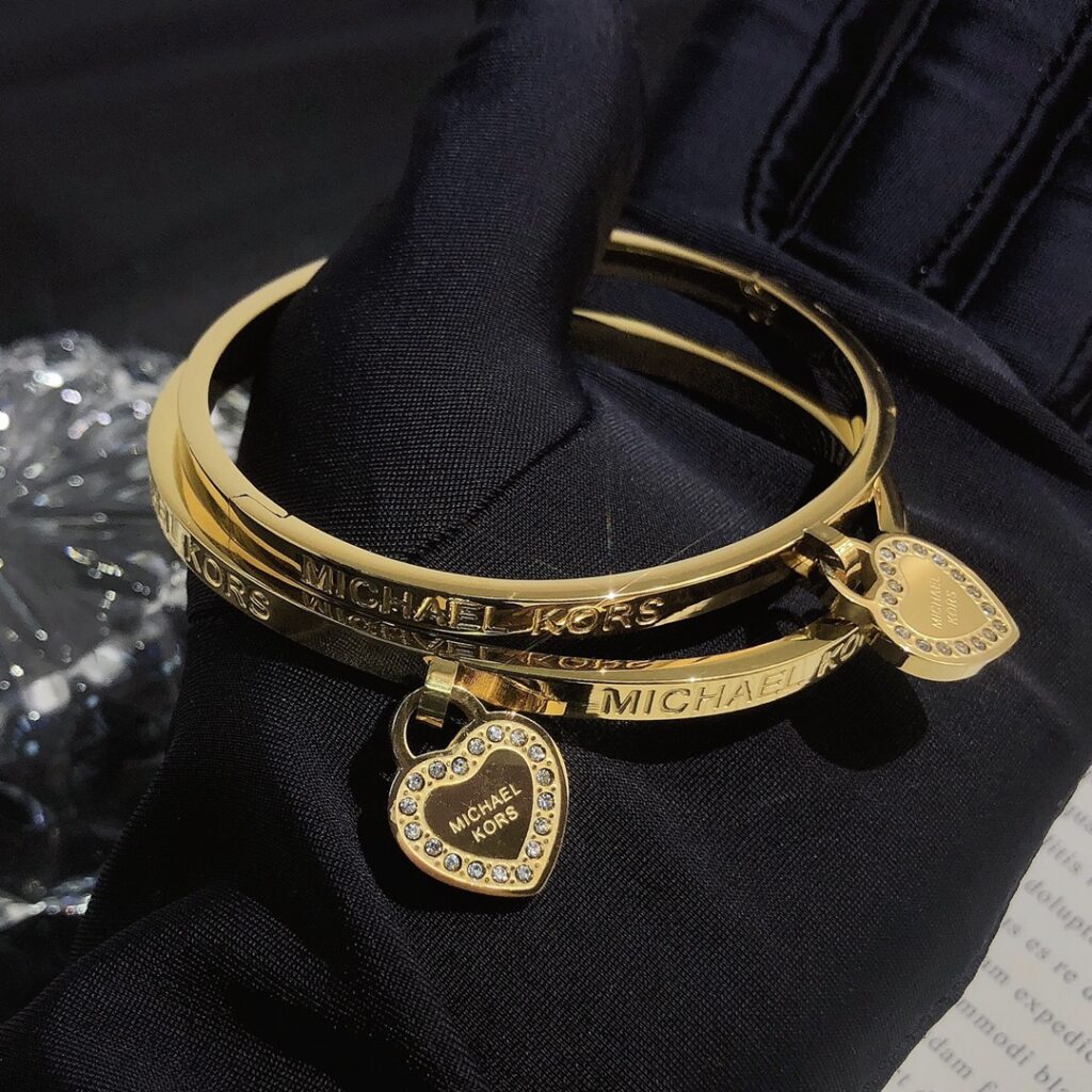 Designer S169 Ring editorial product context 1