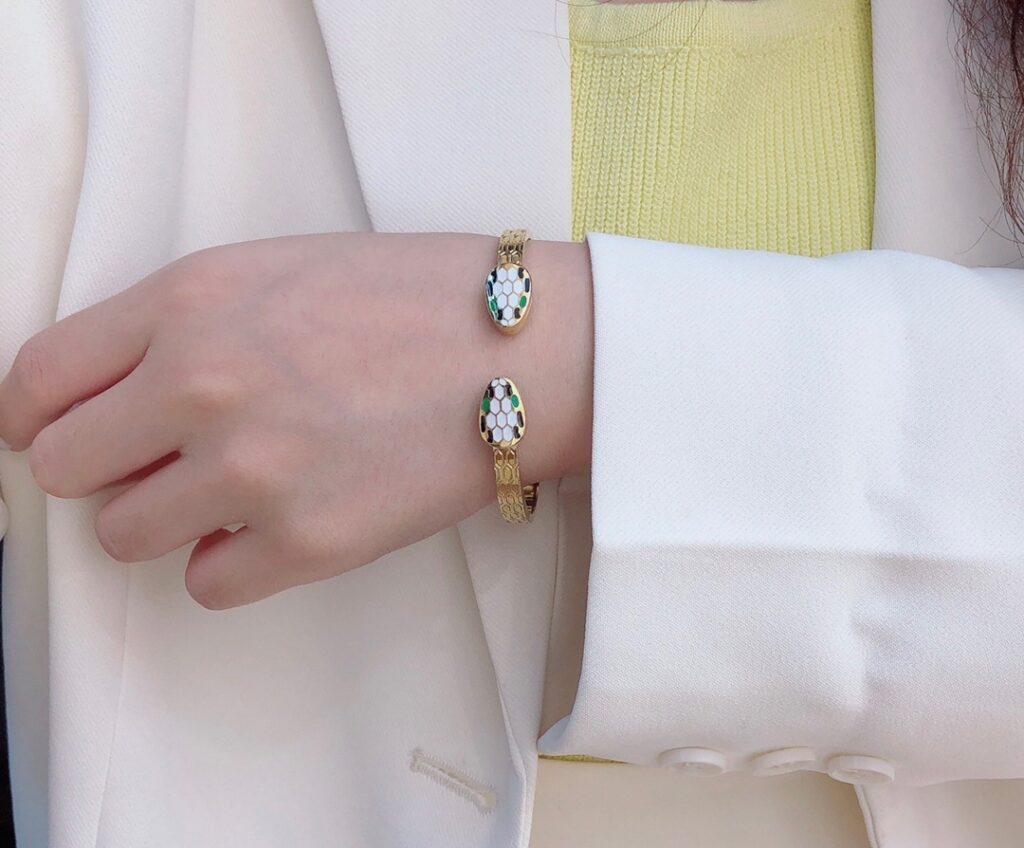 Designer S170 Ring editorial product context 2