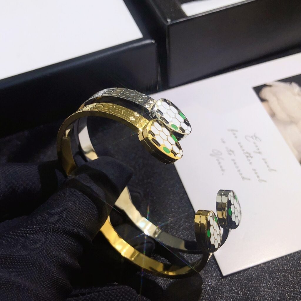 Designer S170 Ring editorial product context 1