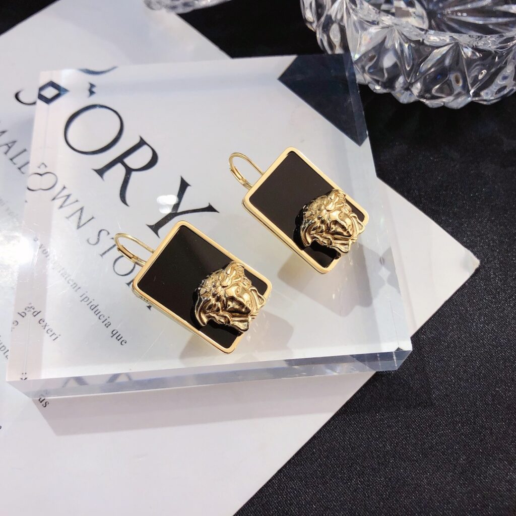 Designer A504 Ring editorial product context 1