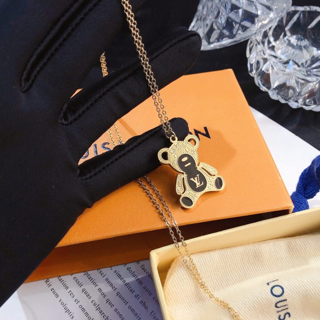Designer Necklace editorial product context 1