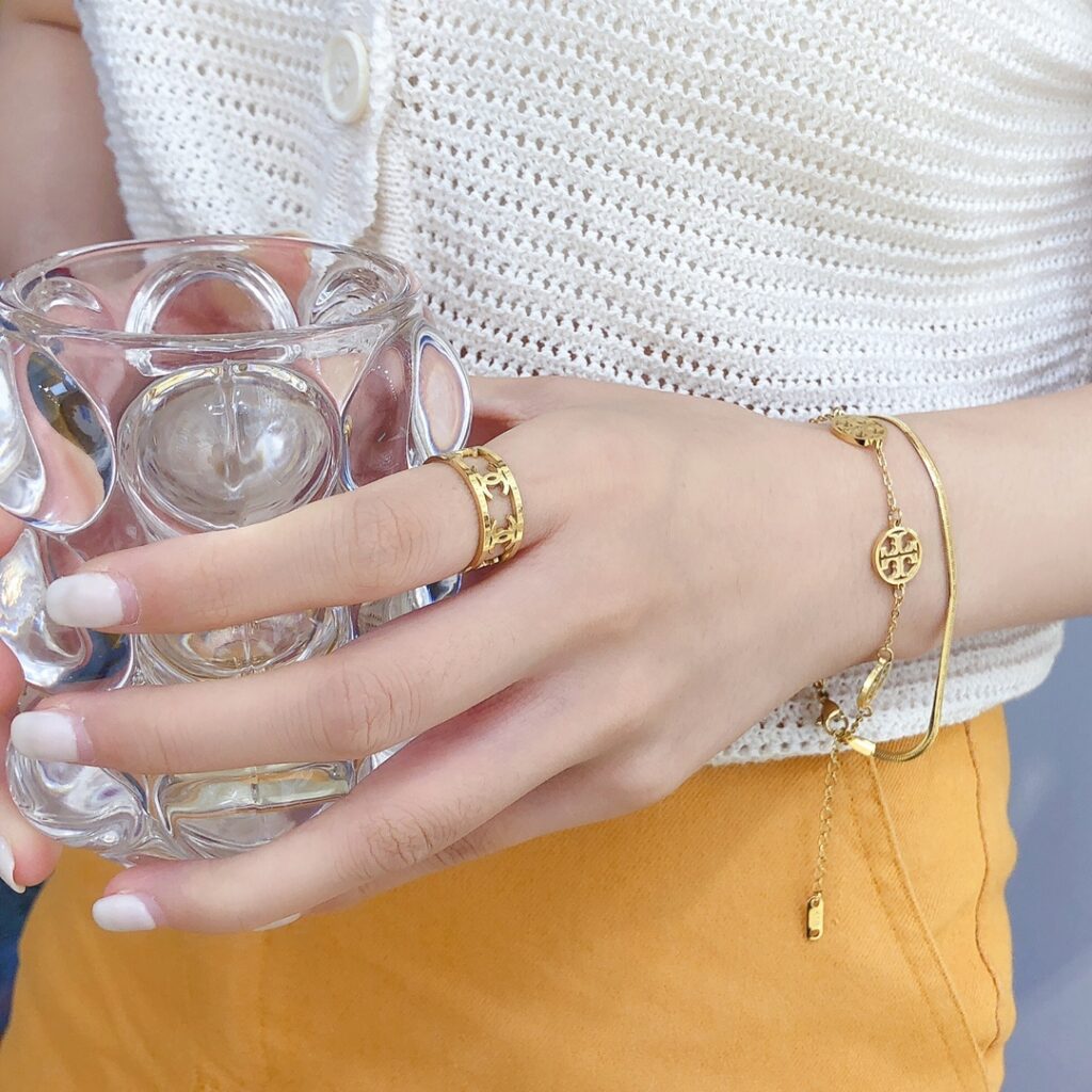 Designer L065 Ring editorial product context 1