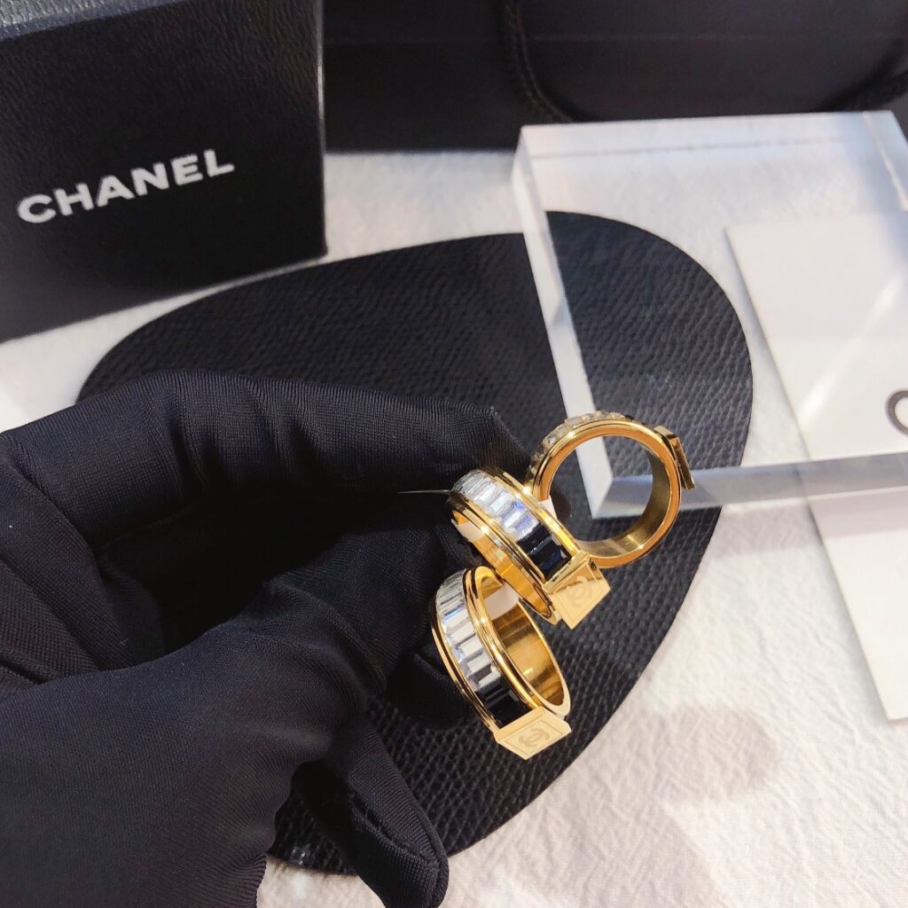 Designer J044 Ring editorial product context 1