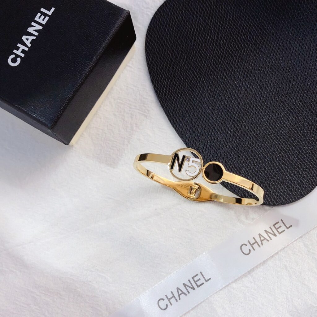 Designer N5 Necklace editorial product context 2