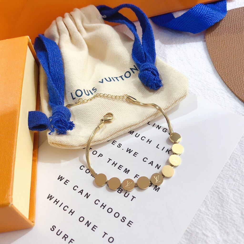 Designer L074 Bracelet editorial product context 3