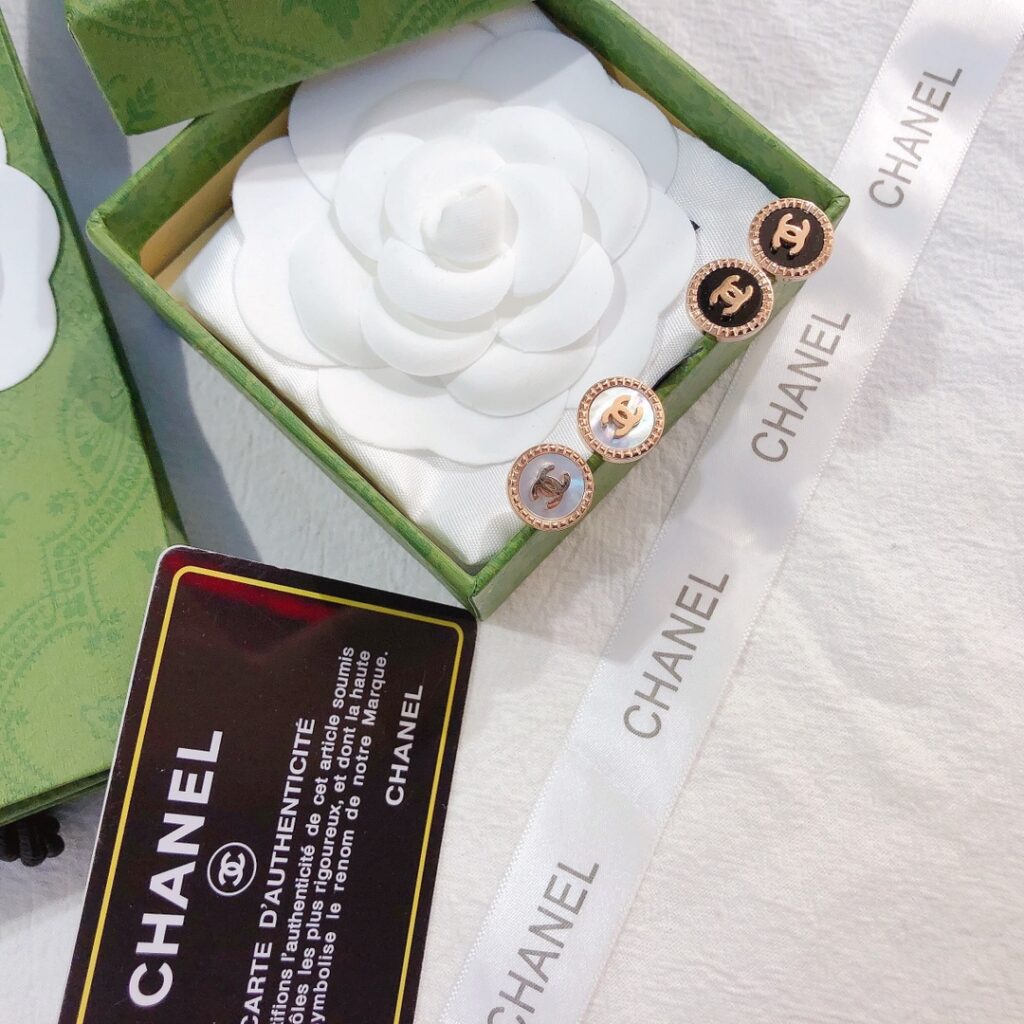 Designer A523 Ring editorial product context 3
