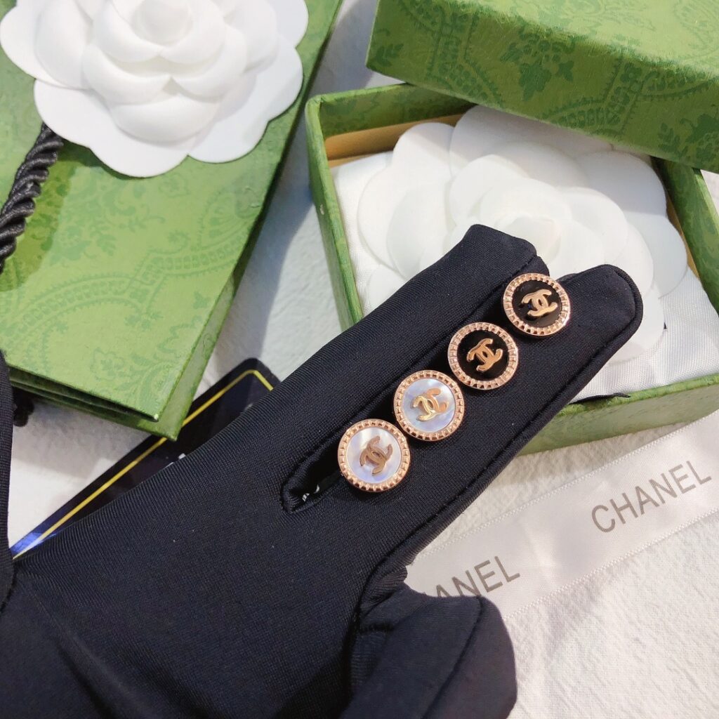 Designer A523 Ring editorial product context 2