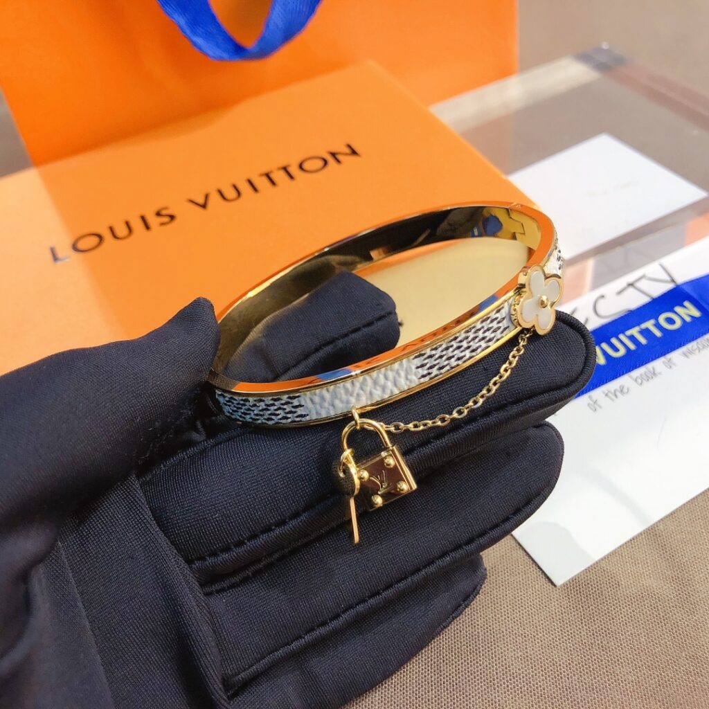 Designer S187 Bracelet editorial product context 1