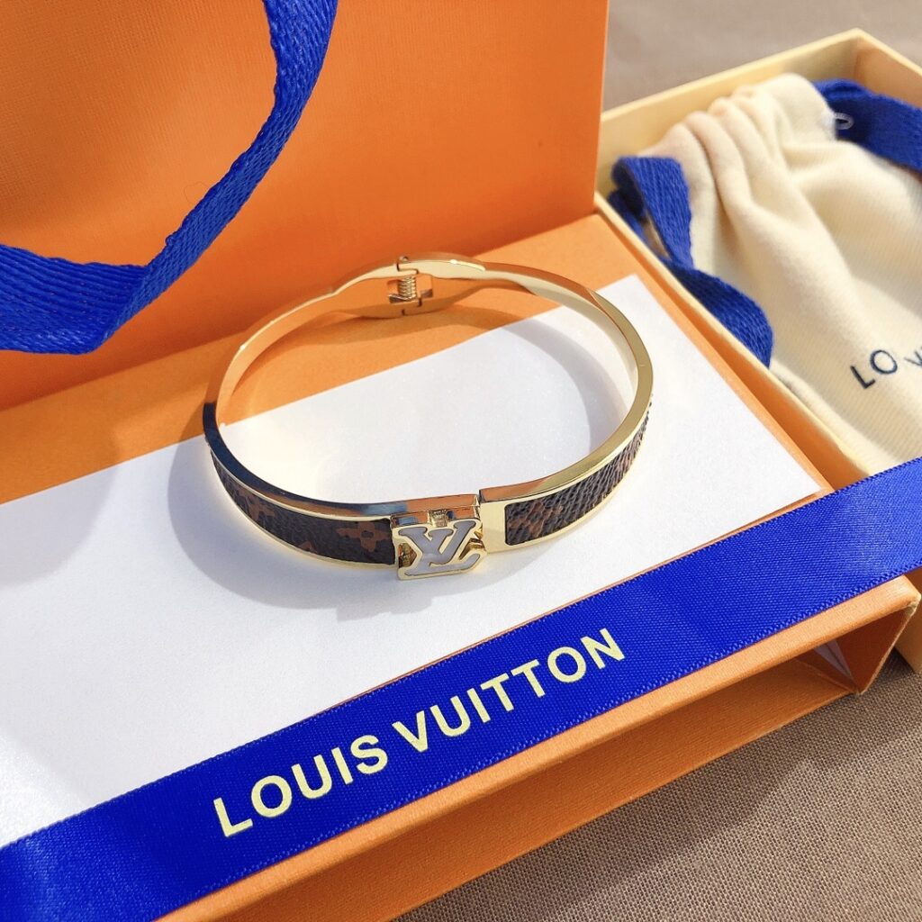 Designer S190 Bracelet editorial product context 3