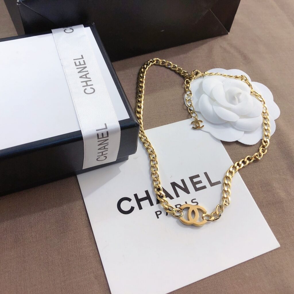 Designer Necklace editorial product context 1