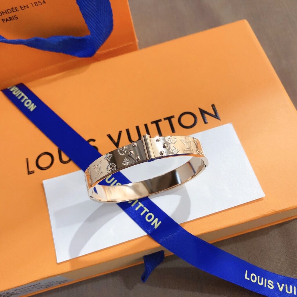 Designer S197 Belt editorial product context 2