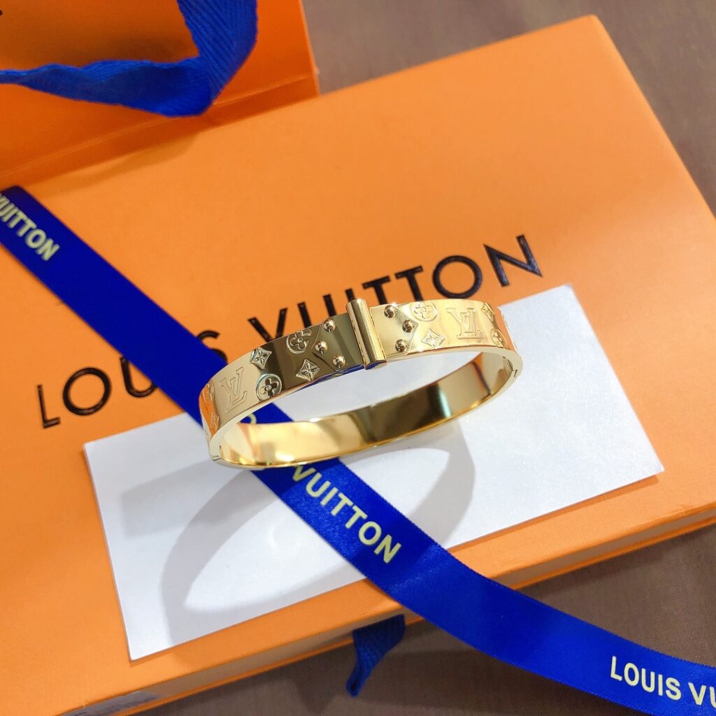 Designer S197 Belt editorial product context 3