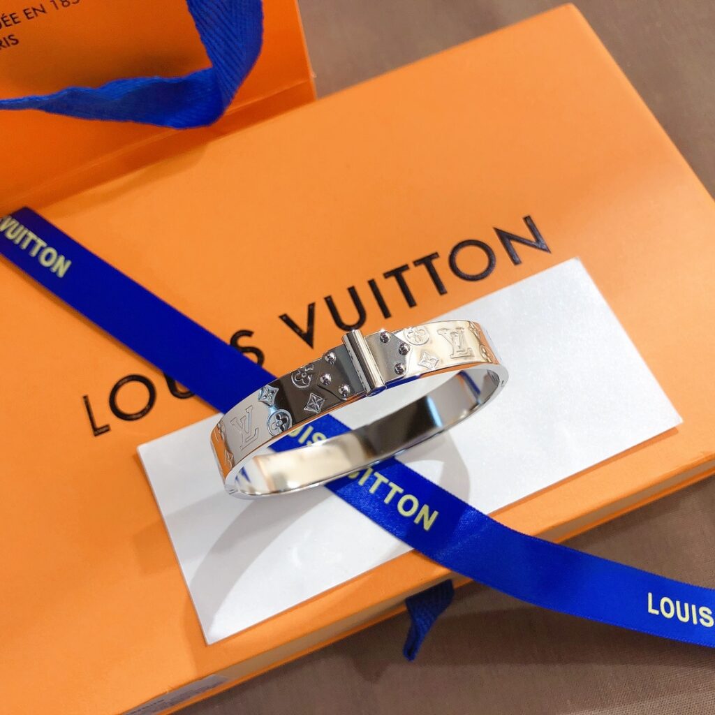 Designer S197 Belt editorial product context 1