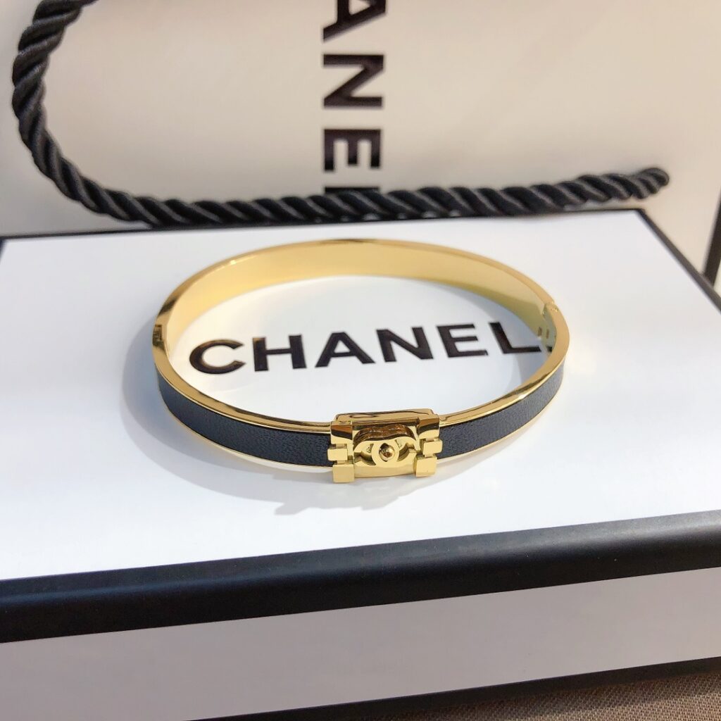 Designer S199 Bracelet editorial product context 1