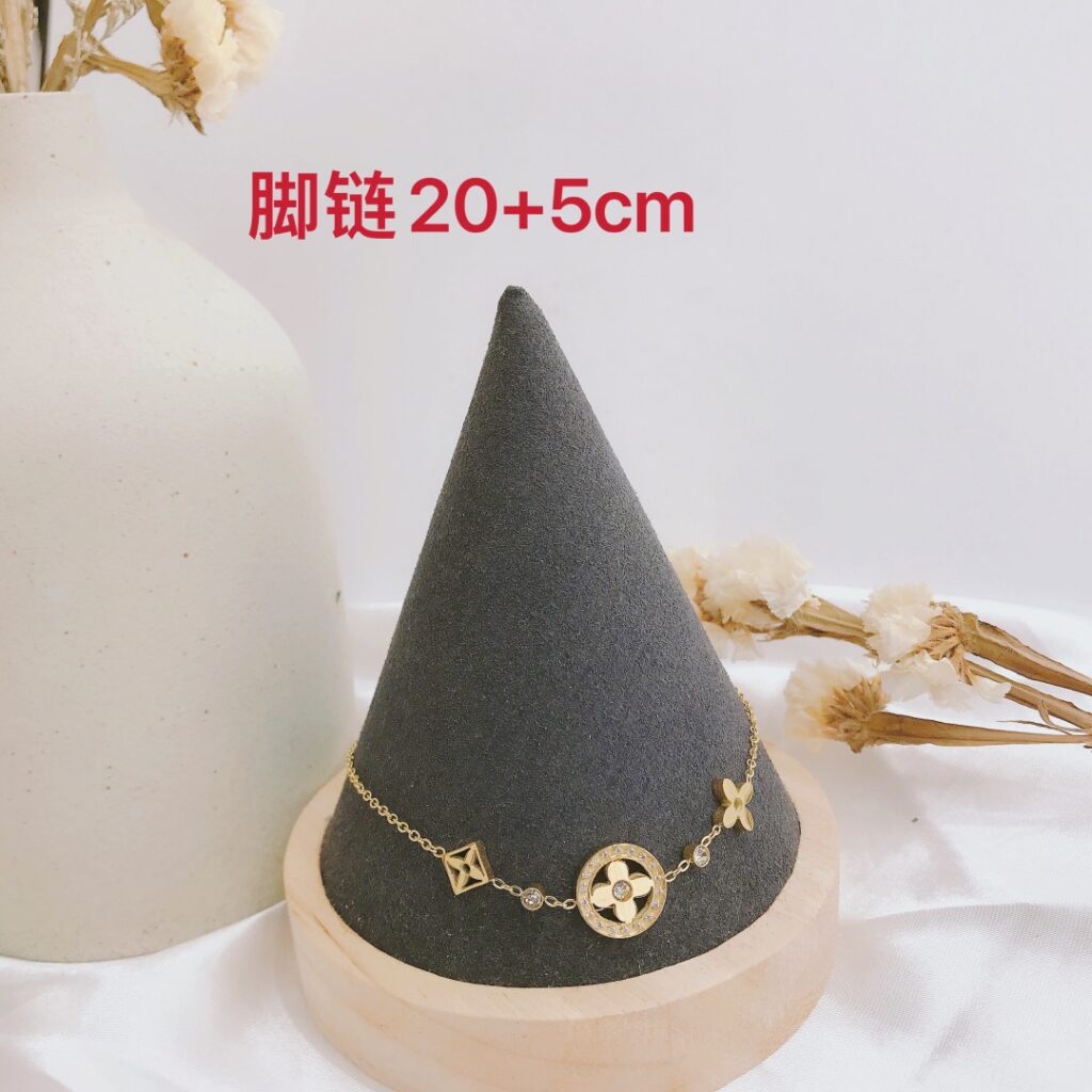 Designer B011 CNC Bag editorial product context 2