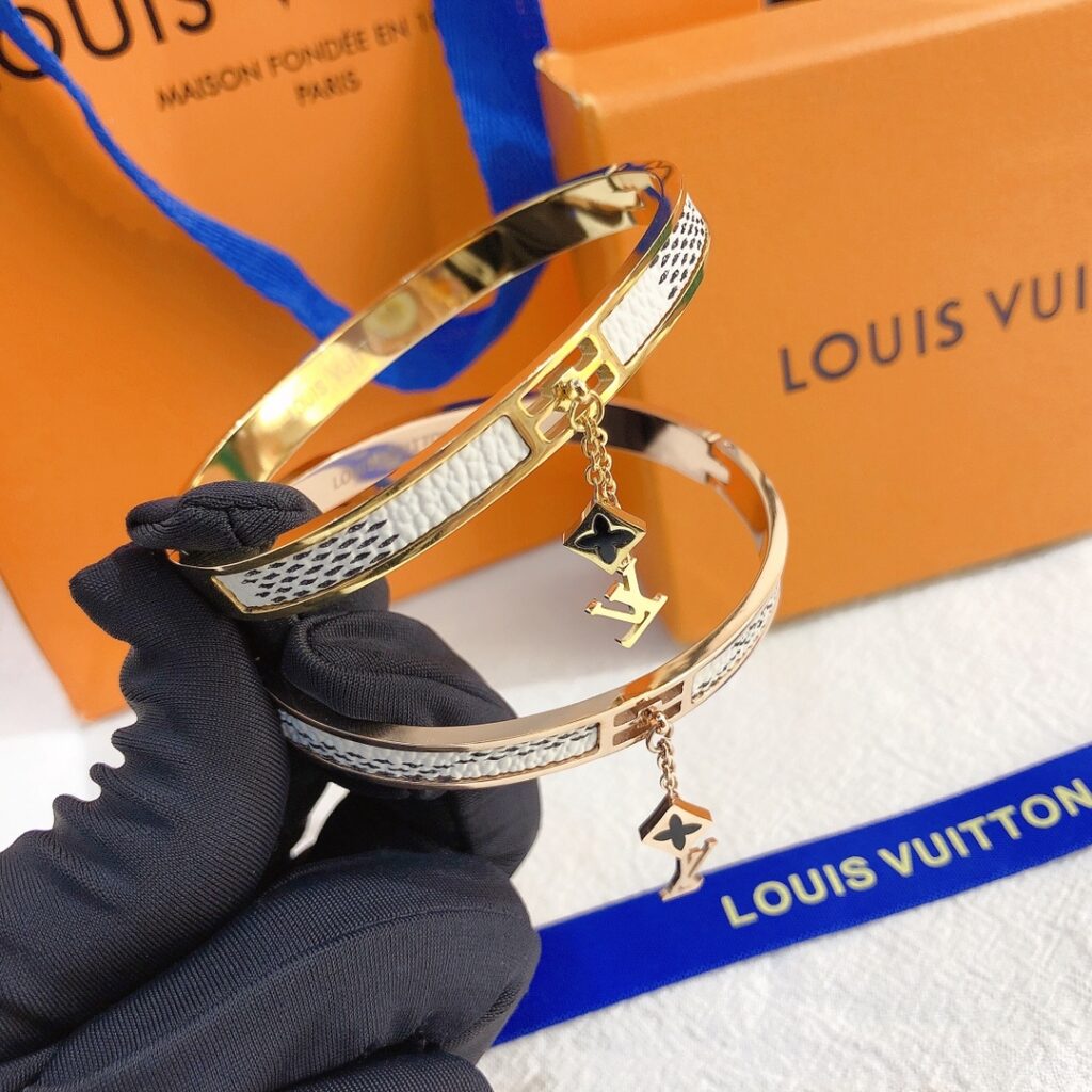 Designer S211 White Bracelet editorial product context 2