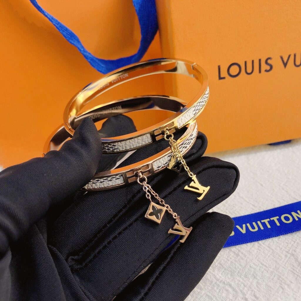 Designer S211 White Bracelet editorial product context 1