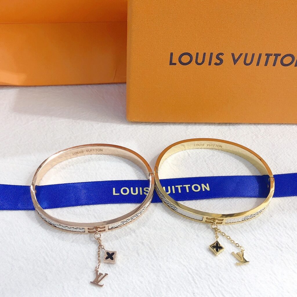 Designer S211 White Bracelet editorial product context 3