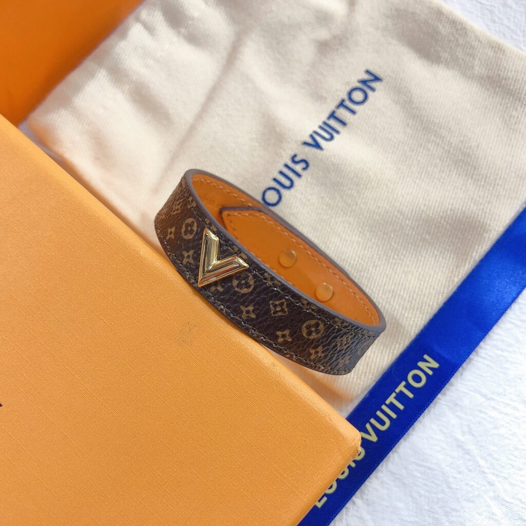 Designer S216 Bracelet editorial product context 2