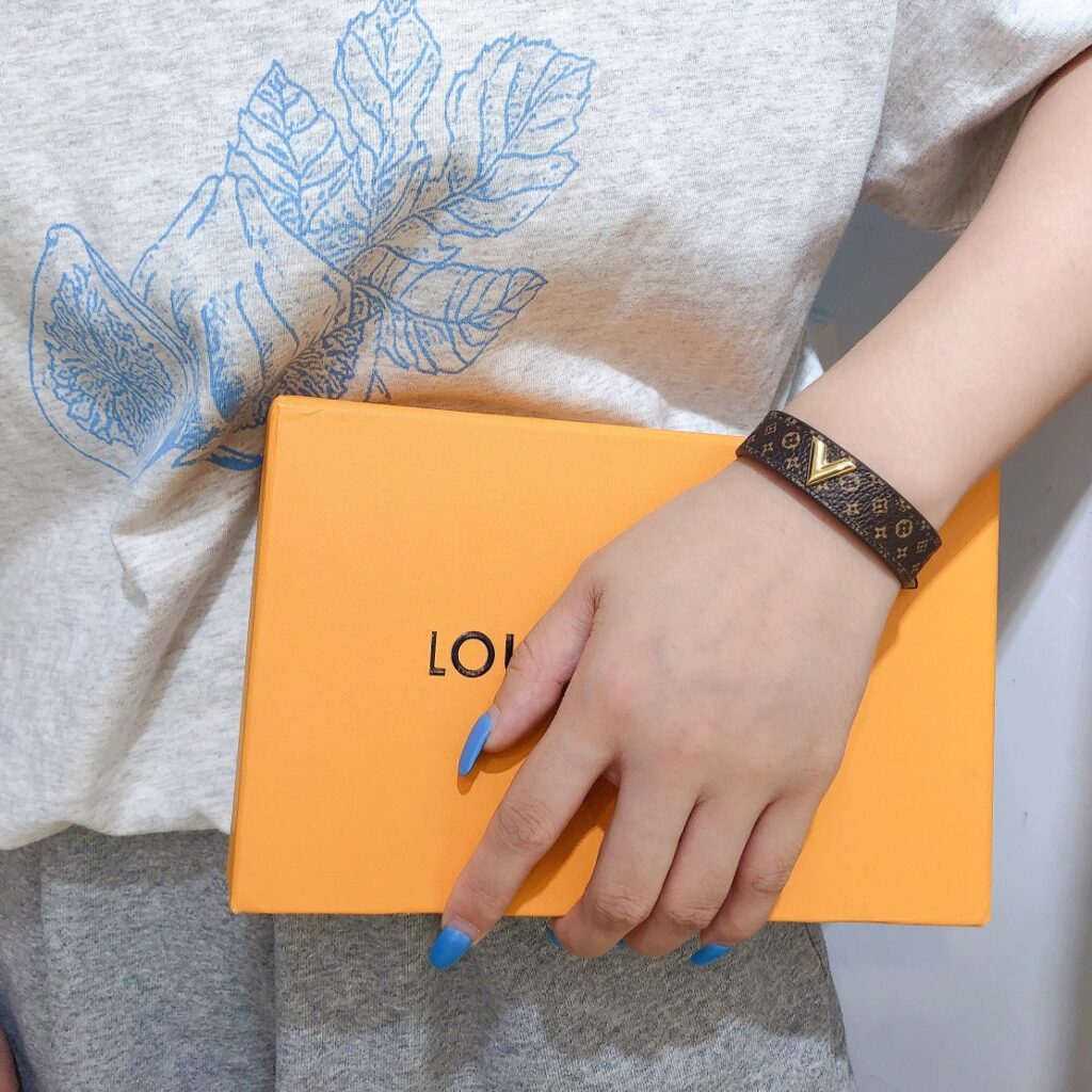 Designer S216 Bracelet editorial product context 1