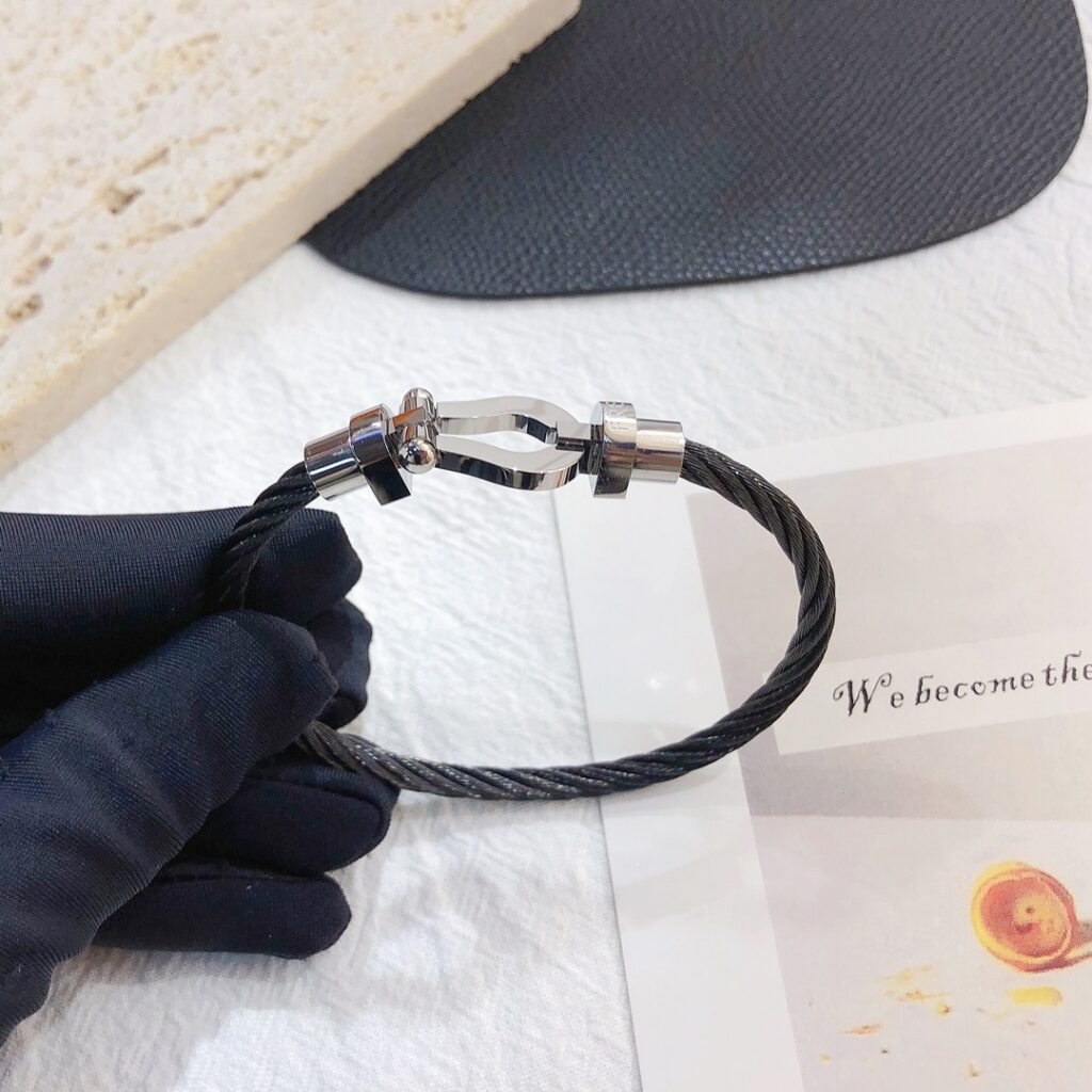 Designer S217 Ring editorial product context 1