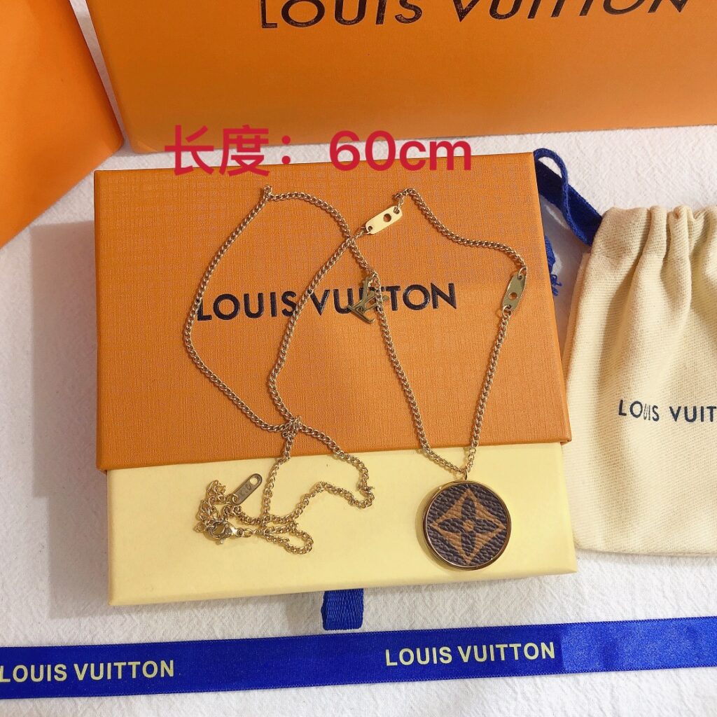 Designer Necklace editorial product context 1