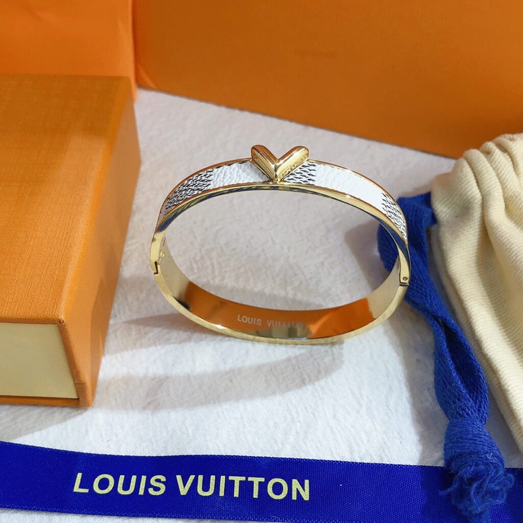 Designer S228 White Bracelet editorial product context 2