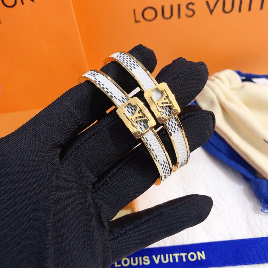 Designer S230 White Bracelet editorial product context 1