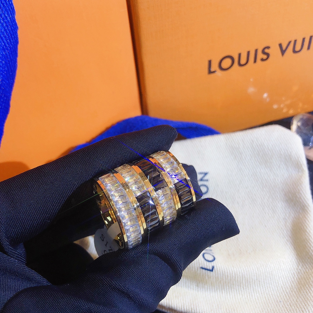Designer J048 Ring