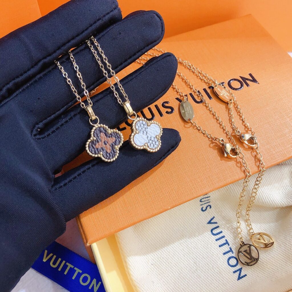 Designer Necklace editorial product context 1