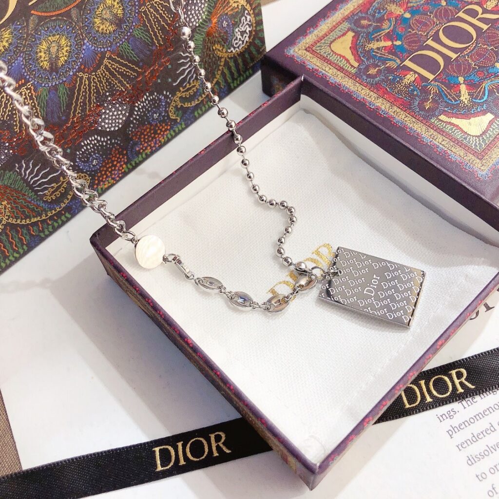 Designer Necklace editorial product context 1
