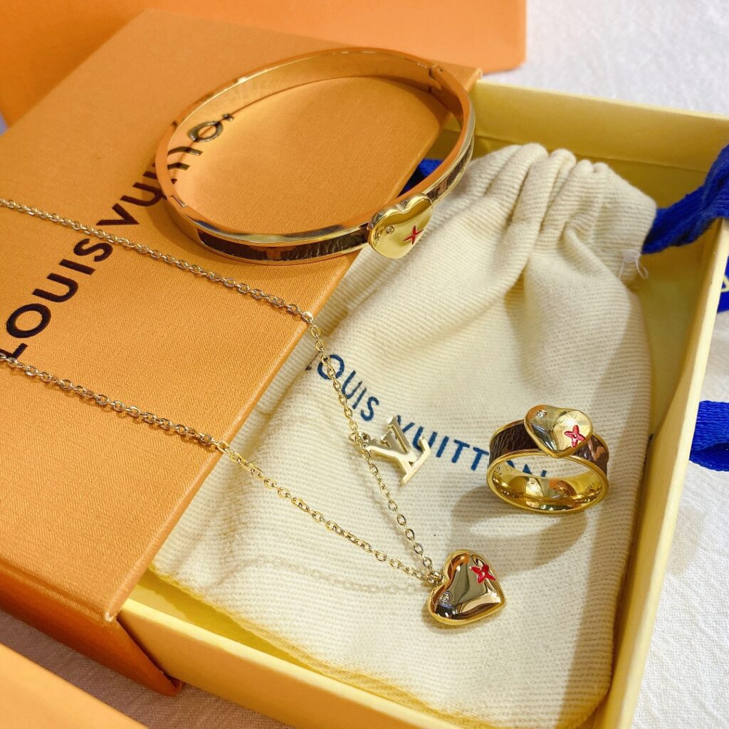 Designer S302 Necklace editorial product context 3