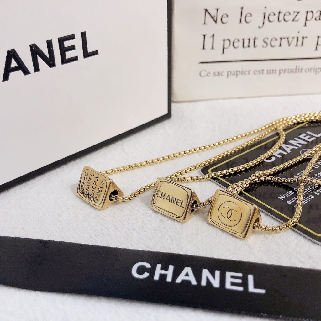 Designer Necklace editorial product context 1