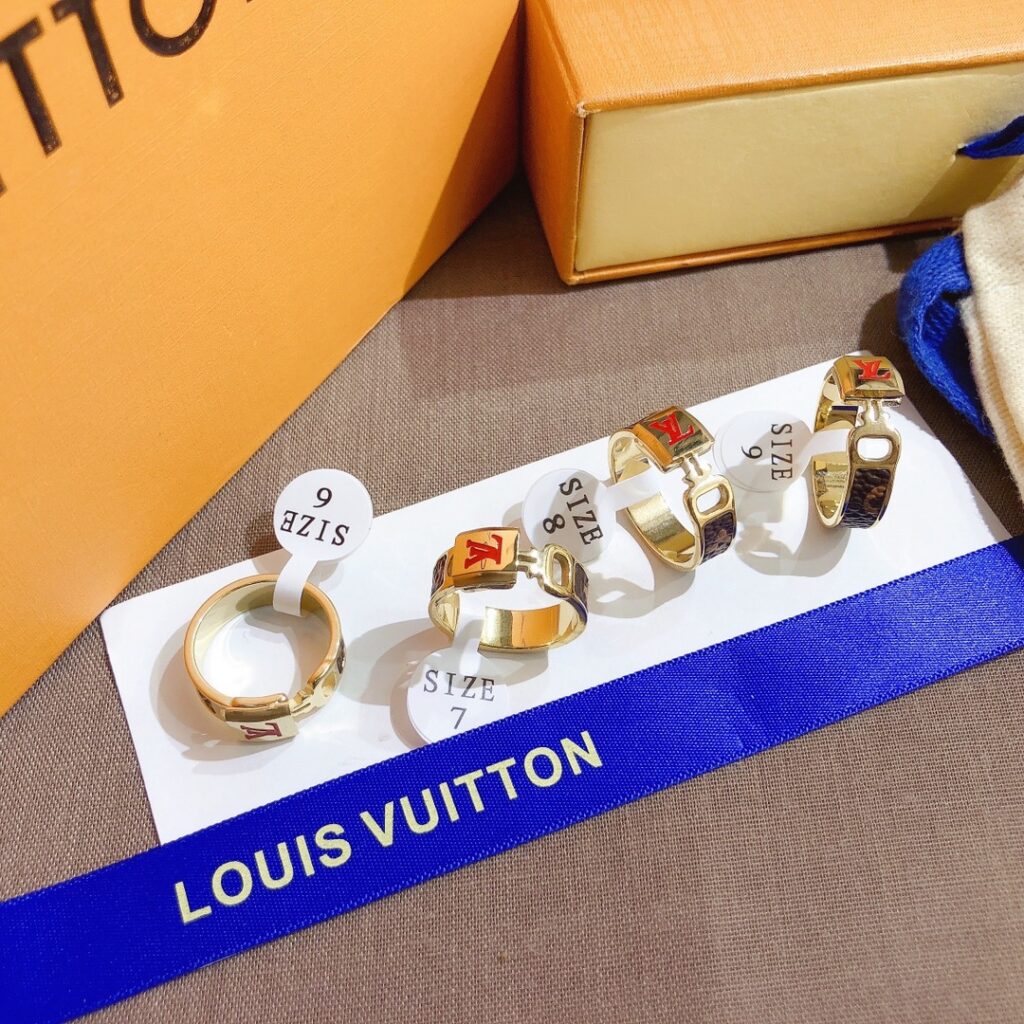 Designer J052 Ring editorial product context 2