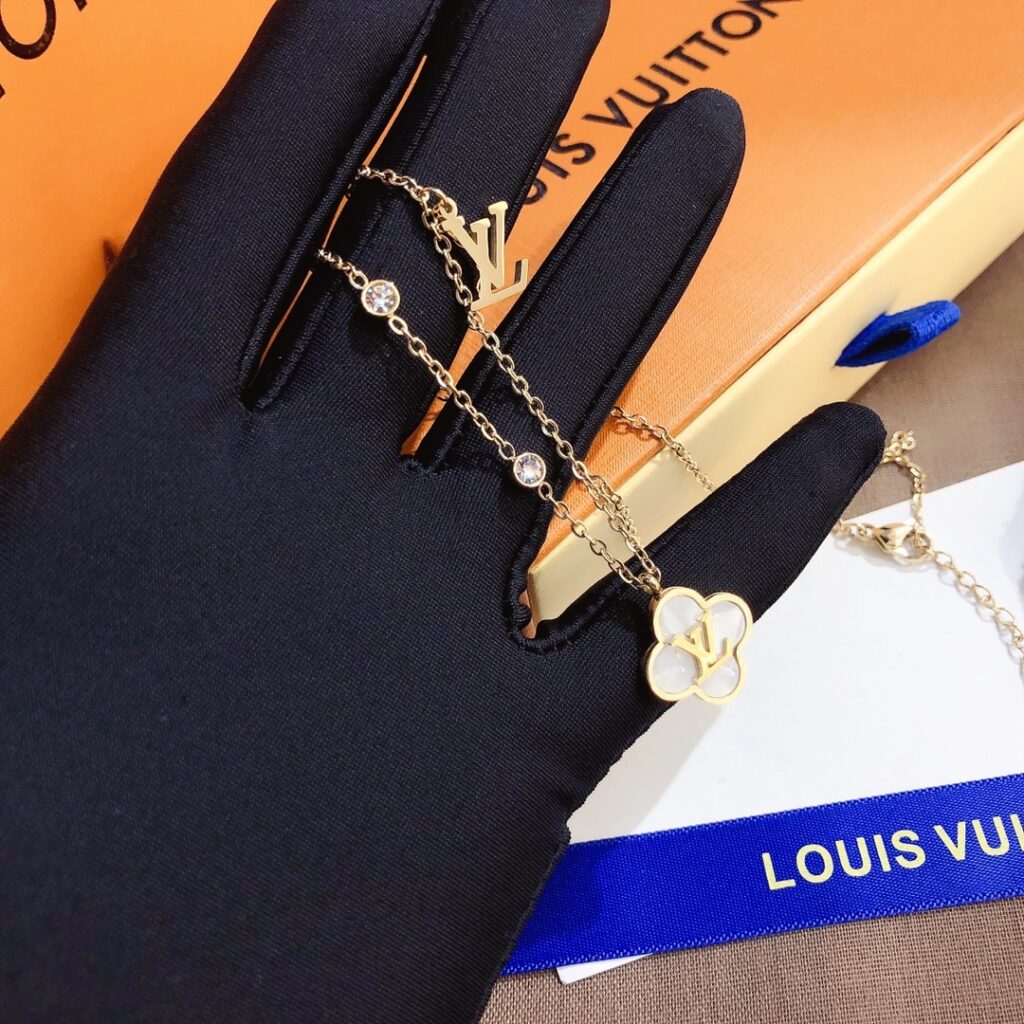Designer Necklace editorial product context 1
