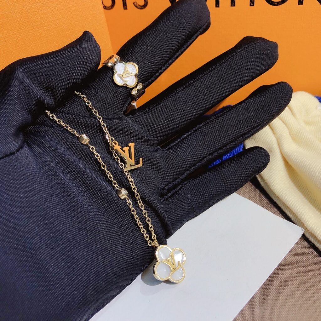 Designer J053 Ring editorial product context 2
